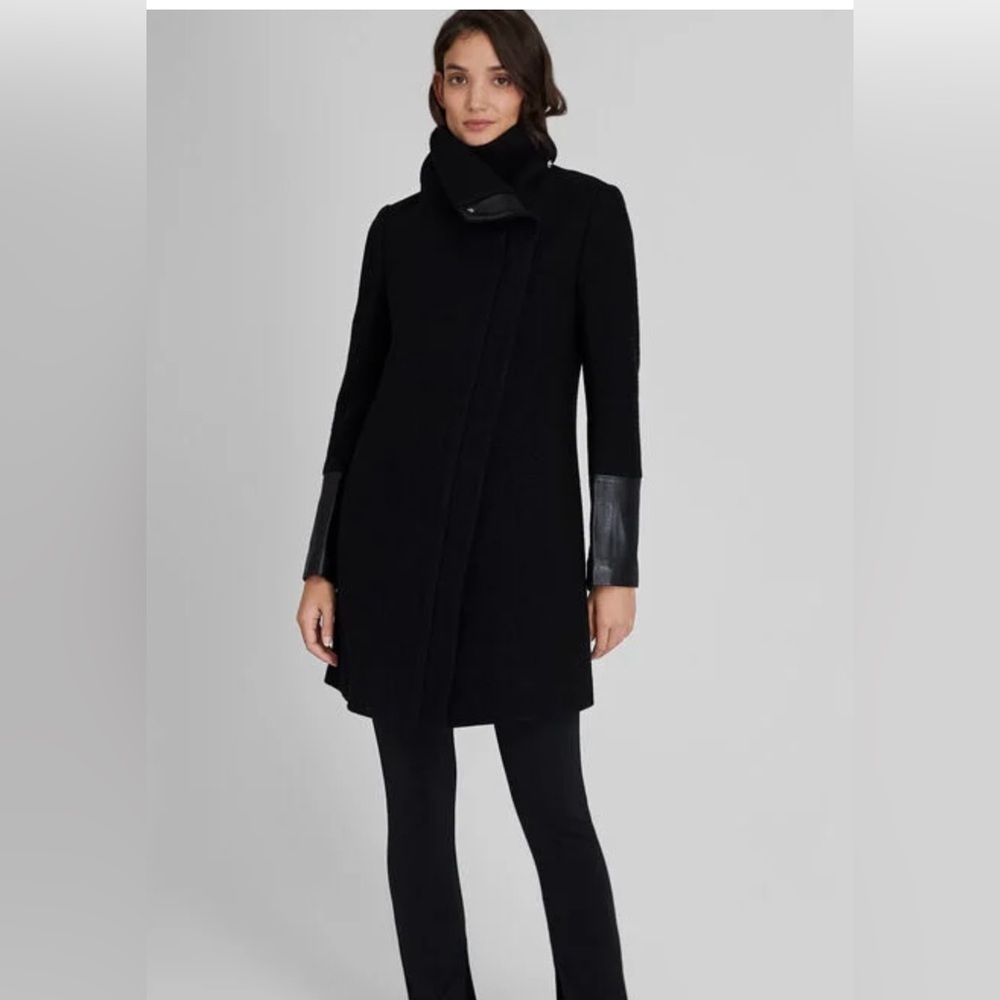 CLUB MONACO HALLI COAT %100 Wool and %100 Leather Trim. size LARGE
